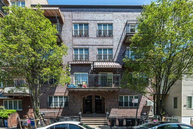 1233 44th St in Brooklyn, NY - Building Photo - Building Photo