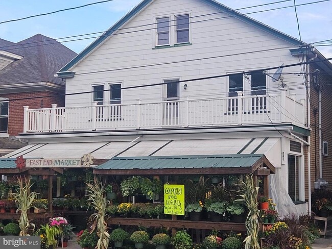 property at 521 E Broad St