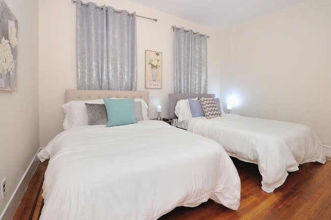 414 E 77th St in New York, NY - Building Photo - Building Photo