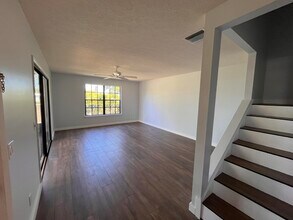 7281 SE Concord Pl in Hobe Sound, FL - Building Photo - Building Photo