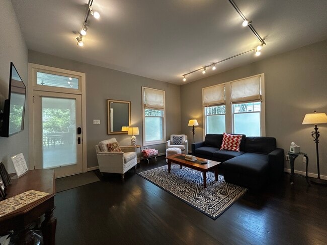 1003 Lamond Ave, Unit Apt B in Durham, NC - Building Photo - Building Photo