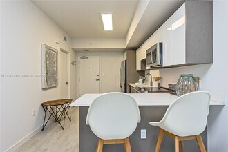 321 NE 26th St, Unit 507 in Miami, FL - Building Photo - Building Photo