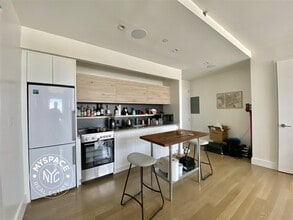 1068 Fulton St, Unit 7B in Brooklyn, NY - Building Photo - Building Photo