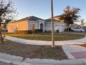 9701 Kinmore Dr in Groveland, FL - Building Photo - Building Photo