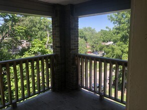 3223 E 8th St-Unit -1E in Kansas City, MO - Building Photo - Building Photo