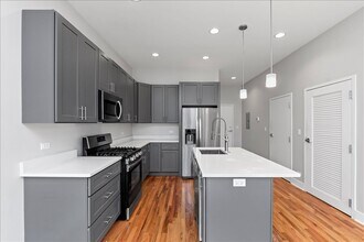 3122 N Broadway in Chicago, IL - Building Photo - Building Photo