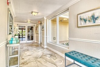 5100 Jessie Harbor Dr in Osprey, FL - Foto de edificio - Building Photo