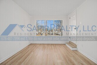 594 Waynes Ct SE in Atlanta, GA - Building Photo - Building Photo