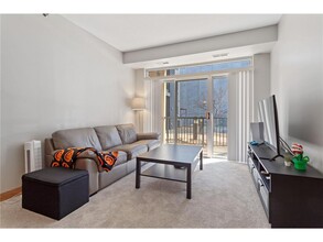 2600 University Ave SE in Minneapolis, MN - Building Photo - Building Photo