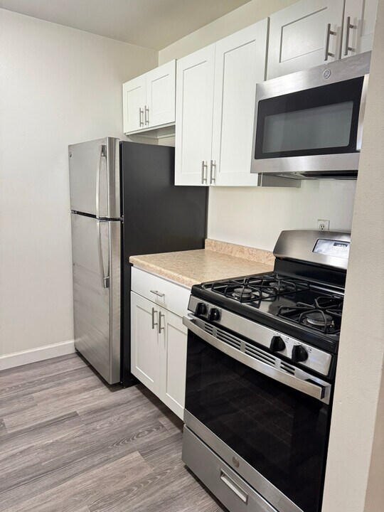 3438 N Oakland Ave in Milwaukee, WI - Building Photo