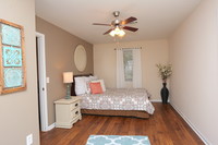 Oakview Apartments photo'