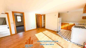 140 W Hill Rd in Worcester, VT - Building Photo