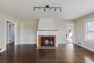 1014 NE Hembree St in McMinnville, OR - Building Photo - Building Photo