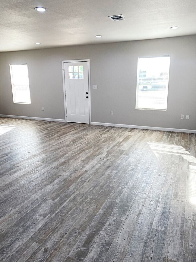 390 Bower Rd in Bridge City, TX - Building Photo - Building Photo