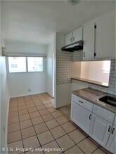 709 S Flower St in Inglewood, CA - Building Photo - Building Photo