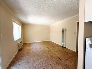 8371 Northgate Ave in Los Angeles, CA - Building Photo - Building Photo
