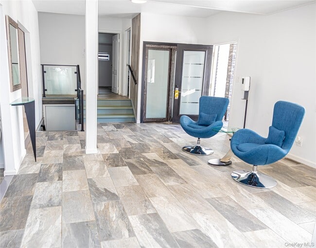 1 Summer Ln in Amityville, NY - Building Photo - Building Photo