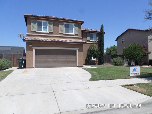 3746 W Buena Vista Ave in Visalia, CA - Building Photo - Building Photo