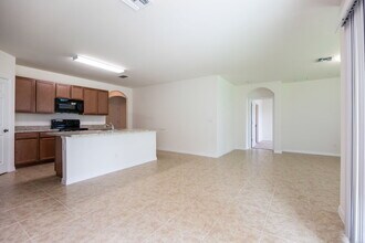 21 SE 20th Pl in Cape Coral, FL - Building Photo - Building Photo