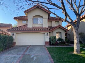 106 Lost Lake Ct in Folsom, CA - Building Photo