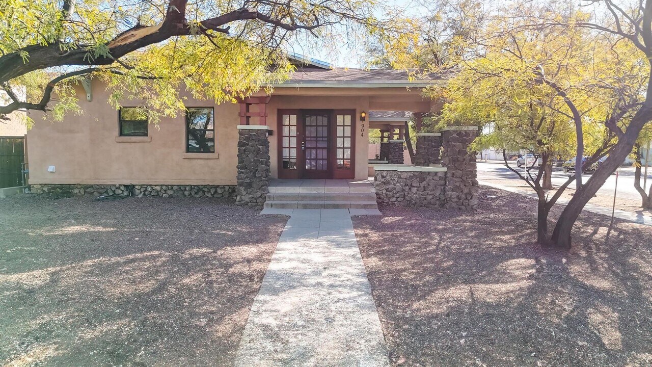 904 E 9th St in Tucson, AZ - Building Photo