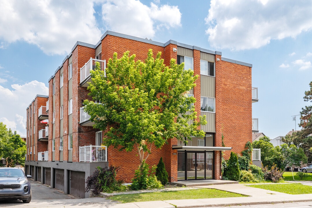 3946 Lévesque Boul O in Laval, QC - Building Photo