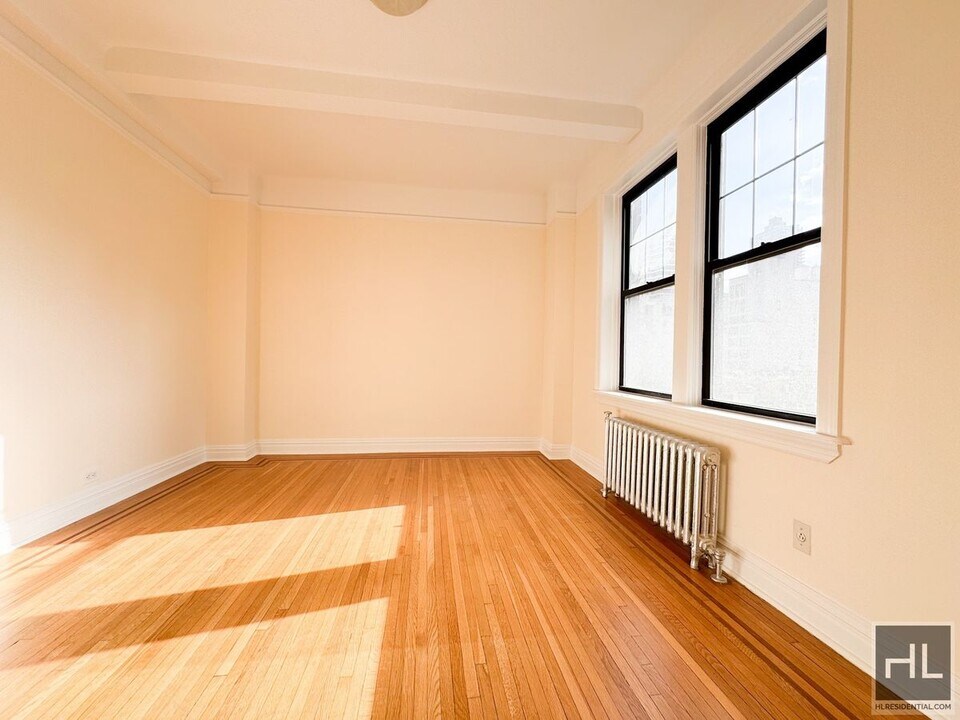 EAST 92 STREET in New York, NY - Building Photo