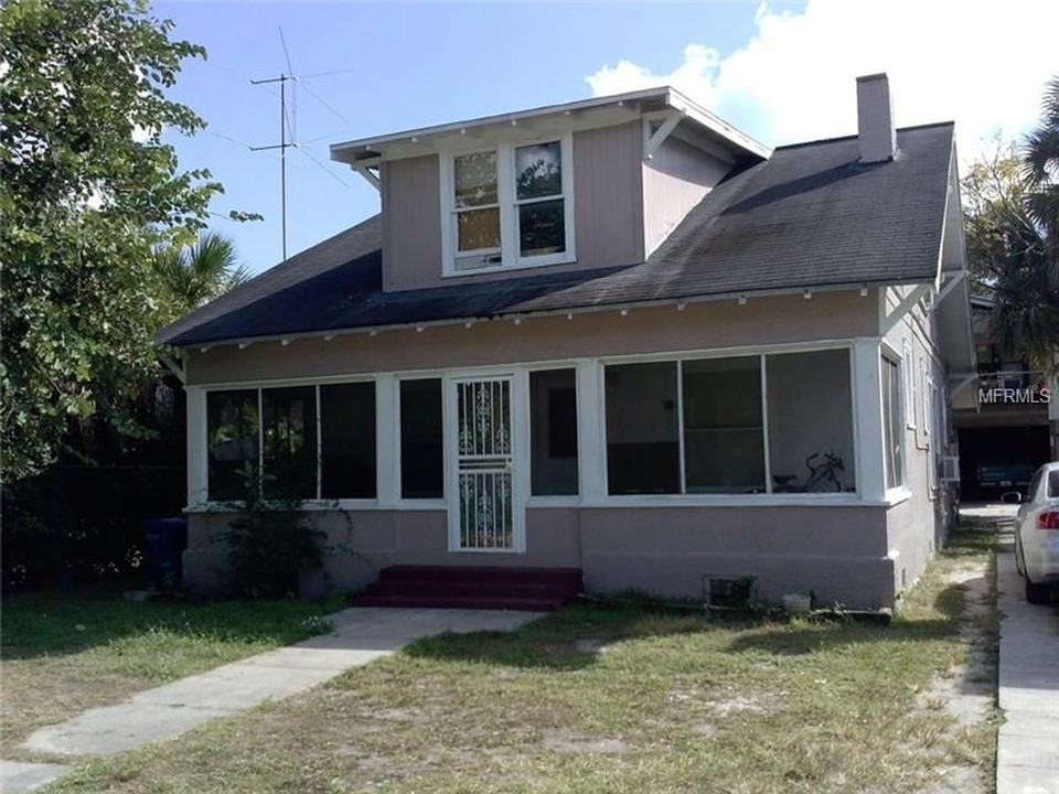 210 Avenue D NE in Winter Haven, FL - Building Photo