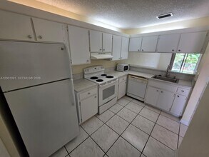 7959 NW 41 Ct in Fort Lauderdale, FL - Building Photo - Building Photo