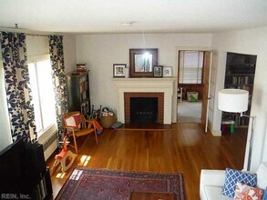 1040 S Lexan Crescent in Norfolk, VA - Building Photo - Building Photo