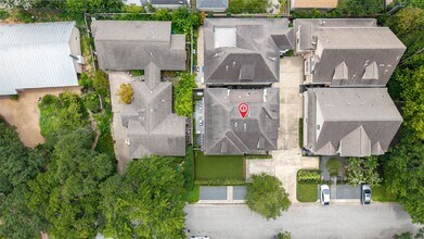 30 Lana Ln in Houston, TX - Building Photo - Building Photo