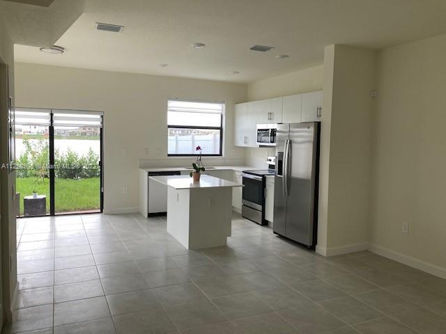 3270 W 114th Ter in Hialeah, FL - Building Photo - Building Photo