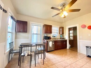 89 Hillside St, Unit 3 in Boston, MA - Foto de edificio - Building Photo