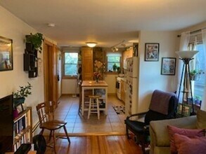 53 Kelly Rd, Unit 2 in Cambridge, MA - Foto de edificio - Building Photo