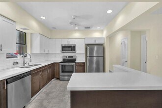 2221 SW 67th Ave in Miramar, FL - Building Photo - Building Photo