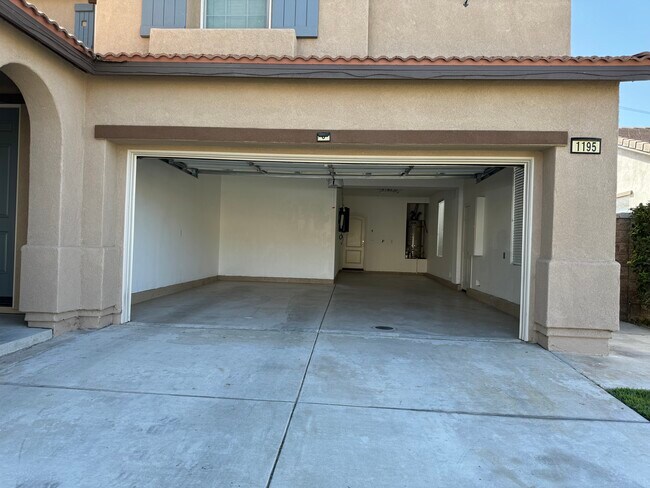 1195 Dutch Mill Rd in Hemet, CA - Building Photo - Building Photo