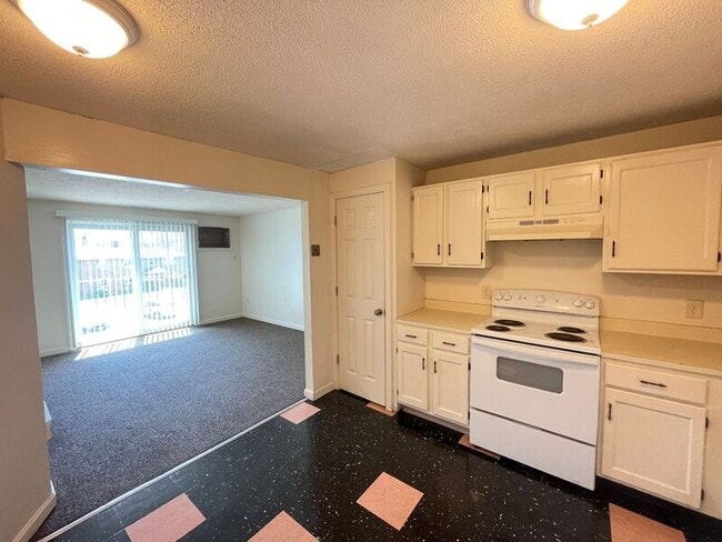 185 Loudon Rd in Concord, NH - Building Photo - Building Photo