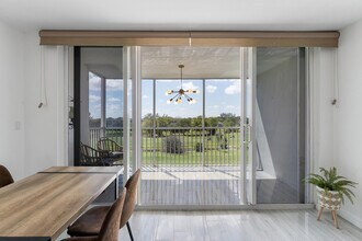 3001 S Course Dr in Pompano Beach, FL - Foto de edificio - Building Photo