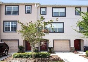 2522 Lexington Oak Dr in Brandon, FL - Building Photo