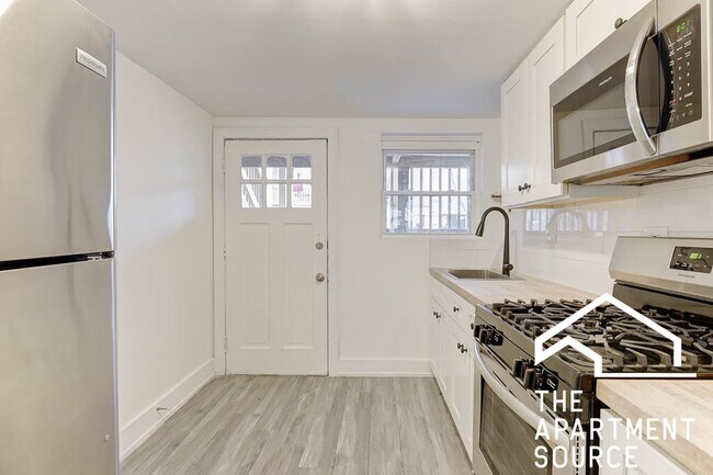 3754 W Huron St in Chicago, IL - Building Photo - Building Photo