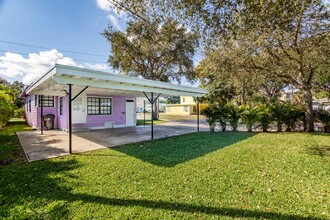 1215 Alpha St in West Palm Beach, FL - Building Photo - Building Photo
