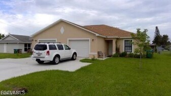 1018 SE 24th Ave in Cape Coral, FL - Building Photo