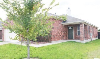 305 Wolverine Pass in Bastrop, TX - Building Photo