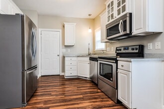 909 Lotus Ln in Wake Forest, NC - Foto de edificio - Building Photo