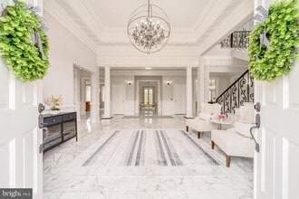 1111 Towlston Rd in McLean, VA - Building Photo - Building Photo