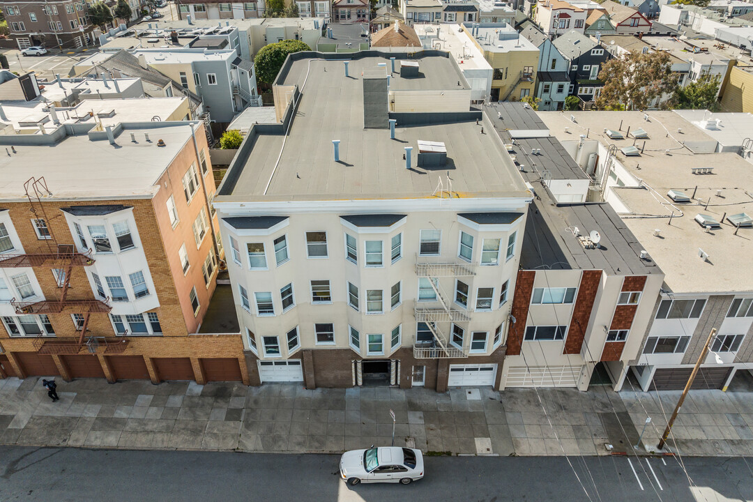 1379 10th Ave in San Francisco, CA - Building Photo