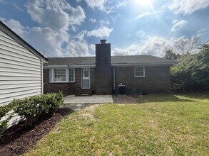 1209 Sidney Dr in Wilmington, NC - Building Photo - Building Photo