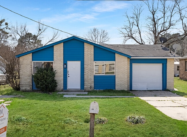 property at 2405 Mamie Dr