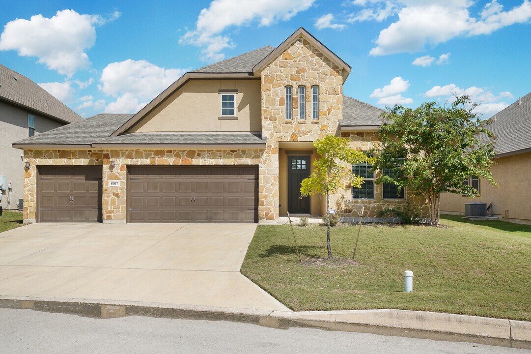 8007 Cibolo Valley in Fair Oaks Ranch, TX - Building Photo