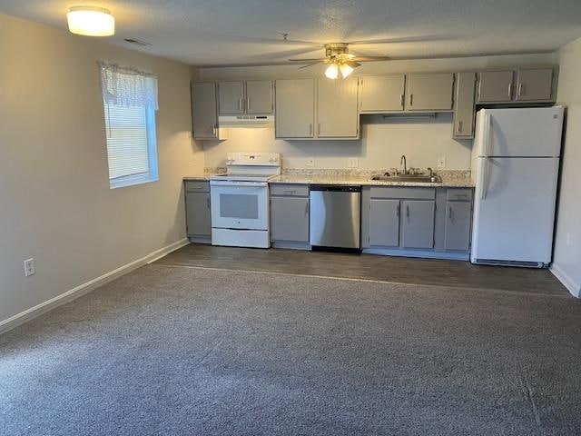 315 Elmwood Dr in Hudson, NH - Building Photo - Building Photo